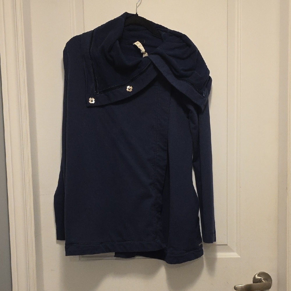 #54 Lululemon Navy Wrap Jacket Size 4